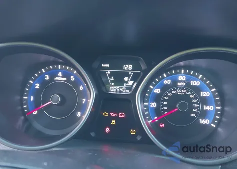 2014 Hyundai Elantra Se z USA, uszkodzony, nr VIN 5NPDH4AE6EH456221